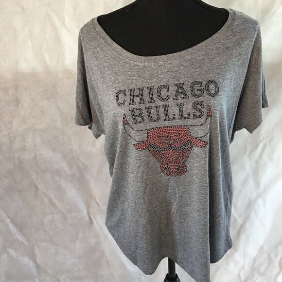 Chicago Bulls Crystal size Large tee shirt NEW - Picture 1 of 2